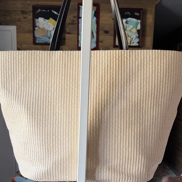 Kate Spade Beige Straw Tote with Red and Pink Floral Design - Picture 6 of 15